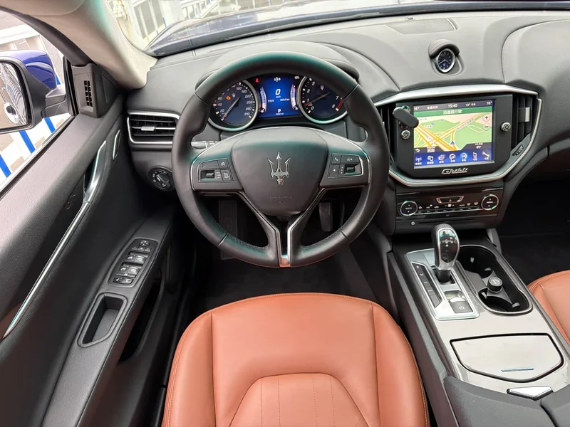 Maserati Ghibli — фото 10