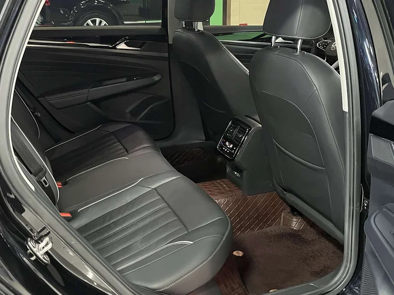 Volkswagen Passat — фото 15