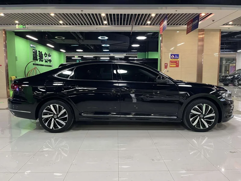 Volkswagen Passat — фото 16