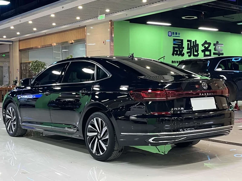 Volkswagen Passat — фото 19