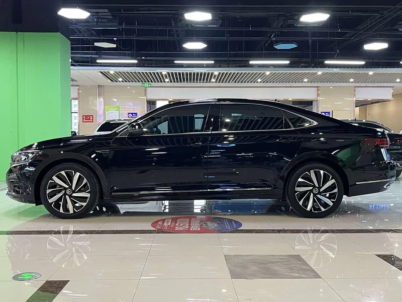 Volkswagen Passat — фото 4