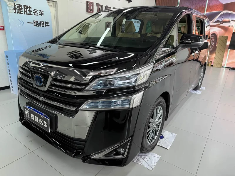 Toyota Vellfire — фото 1
