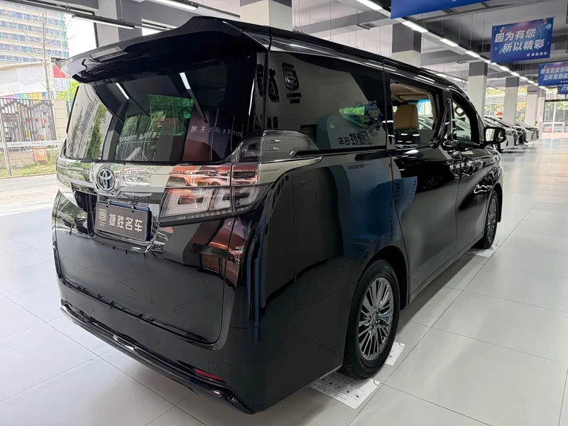 Toyota Vellfire — фото 5