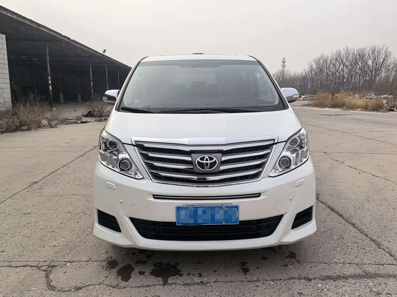 Toyota Alphard — фото 2