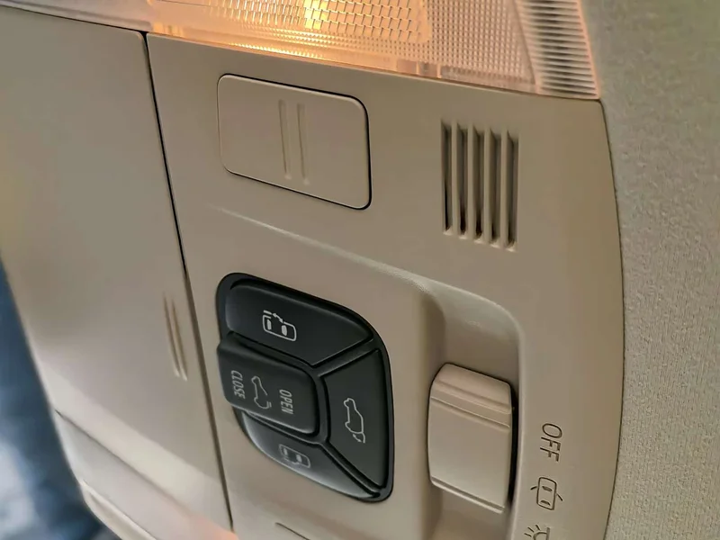 Toyota Alphard — фото 10