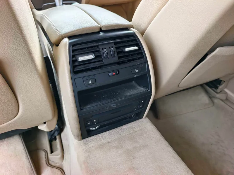 BMW 7-Series — фото 12