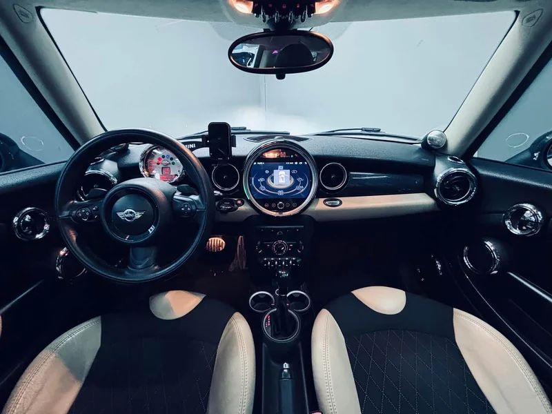 MINI CLUBMAN — фото 11
