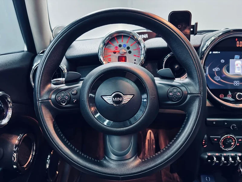MINI CLUBMAN — фото 12