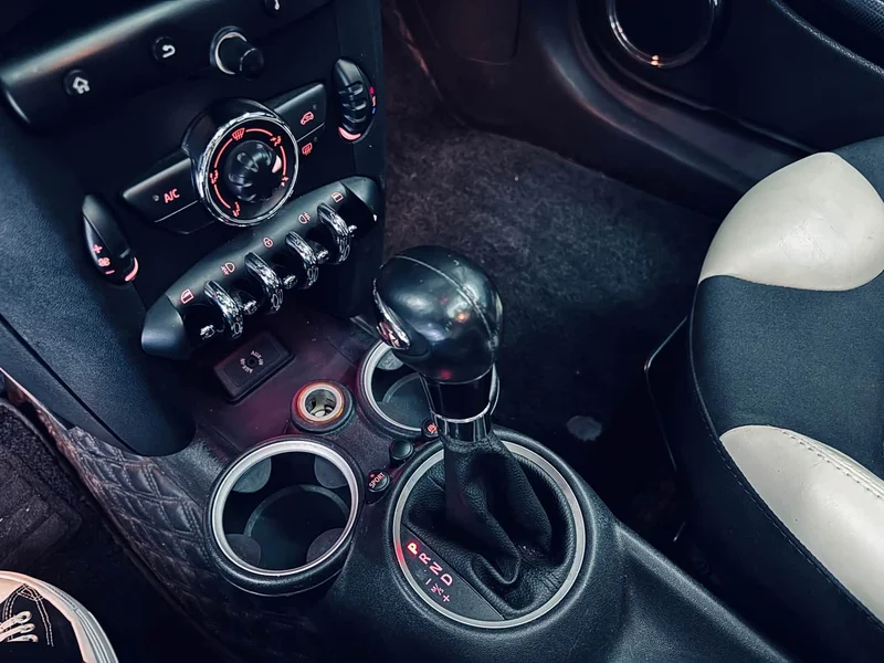 MINI CLUBMAN — фото 13