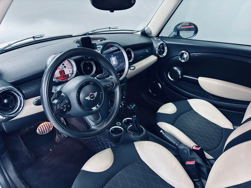 MINI CLUBMAN — фото 9