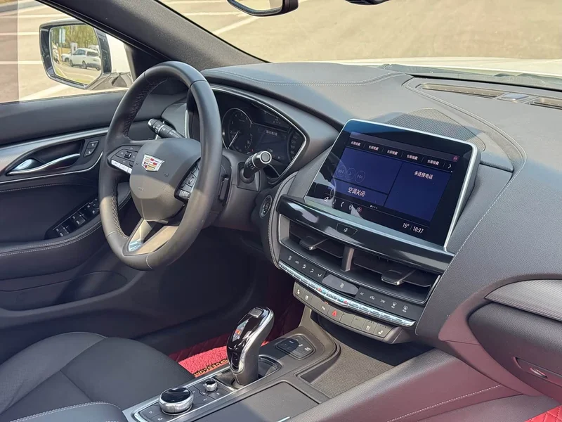 Cadillac CT5 — фото 13