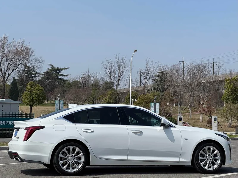 Cadillac CT5 — фото 16