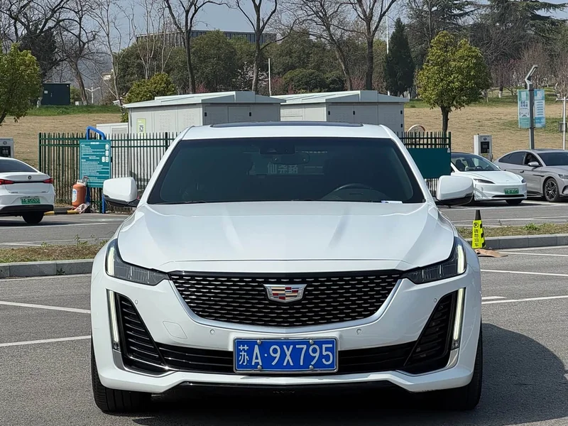 Cadillac CT5 — фото 2