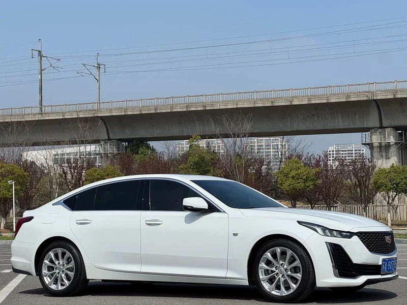 Cadillac CT5 — фото 3