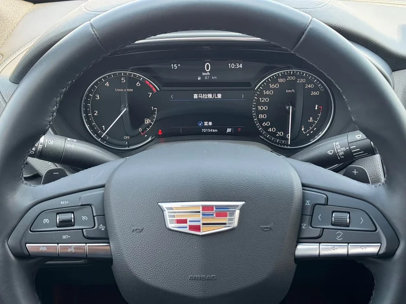 Cadillac CT5 — фото 4