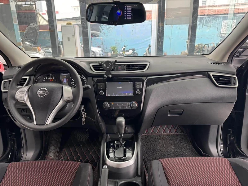 Nissan Qashqai — фото 12