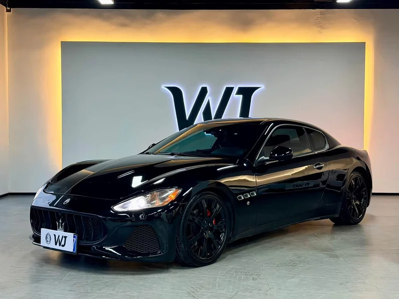 Maserati GranTurismo — фото 1