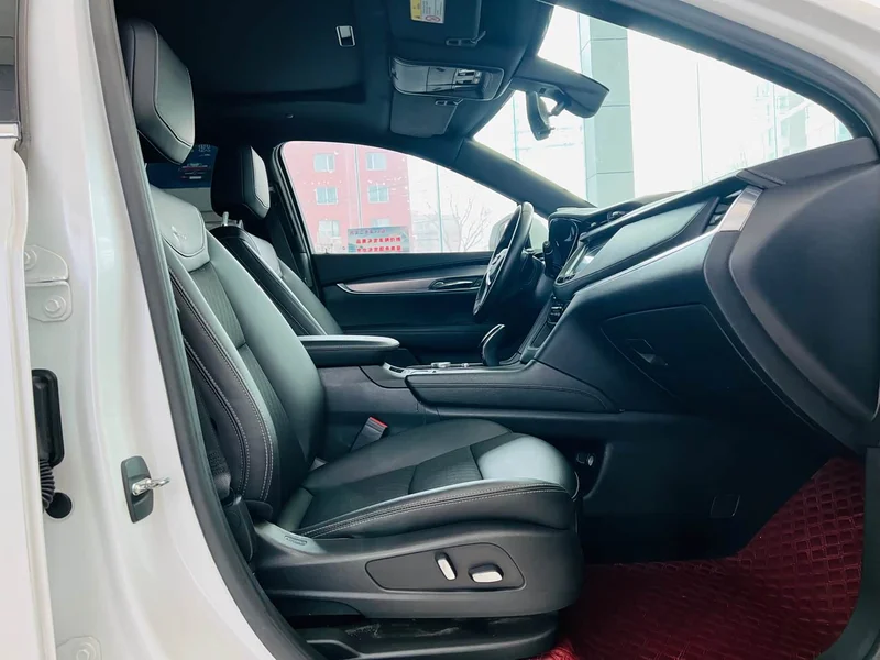 Cadillac XT5 — фото 13