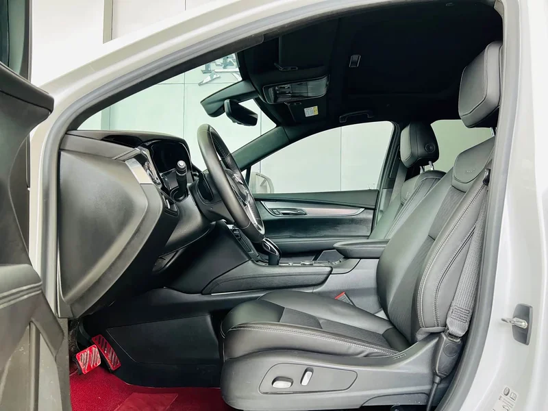 Cadillac XT5 — фото 15