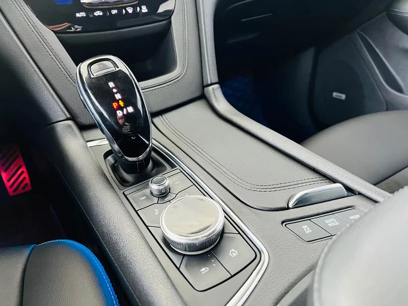 Cadillac XT5 — фото 16