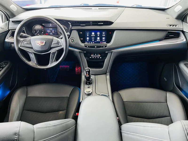 Cadillac XT5 — фото 18