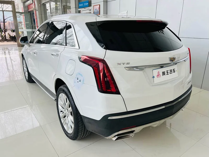 Cadillac XT5 — фото 7