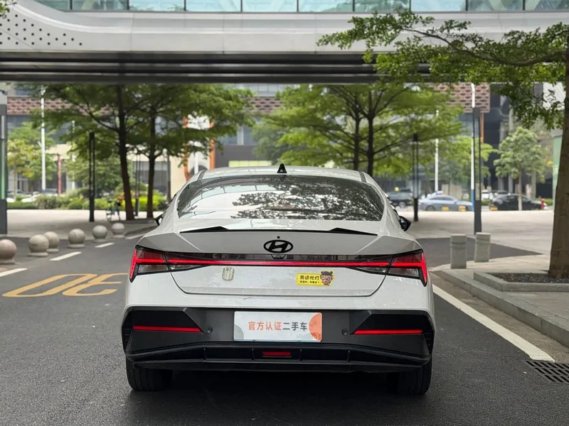 Hyundai Elantra — фото 6