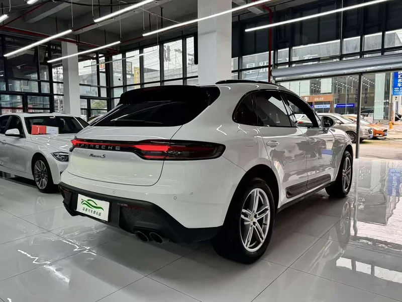 Porsche Macan — фото 15