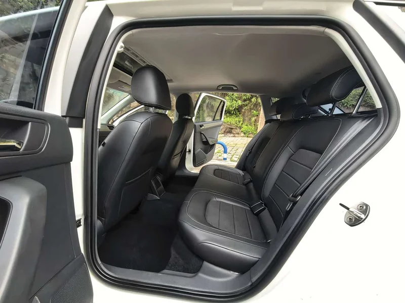 Volkswagen Rapid Spaceback — фото 10