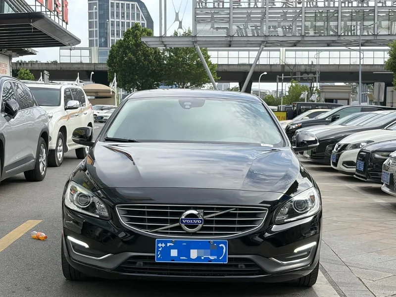 Volvo S60 — фото 2