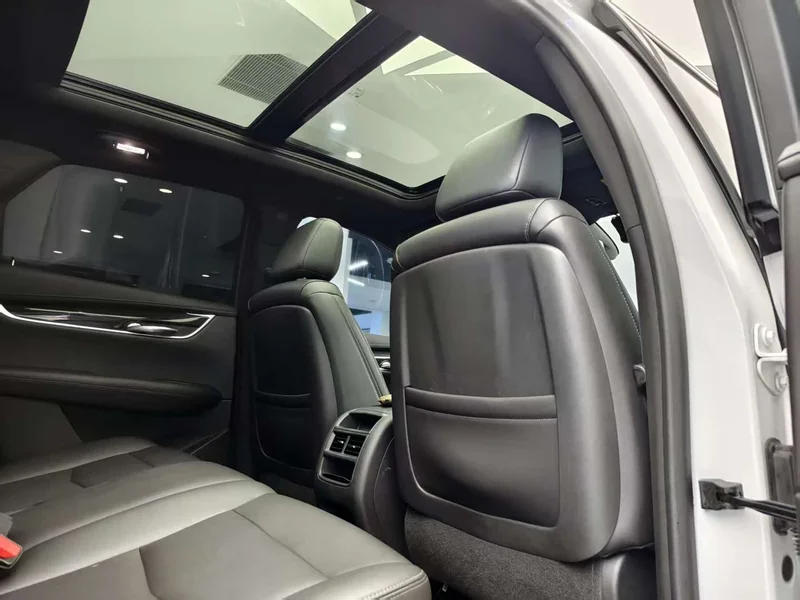 Cadillac XT5 — фото 11