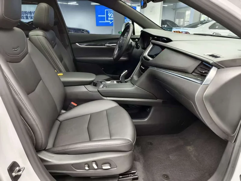 Cadillac XT5 — фото 13