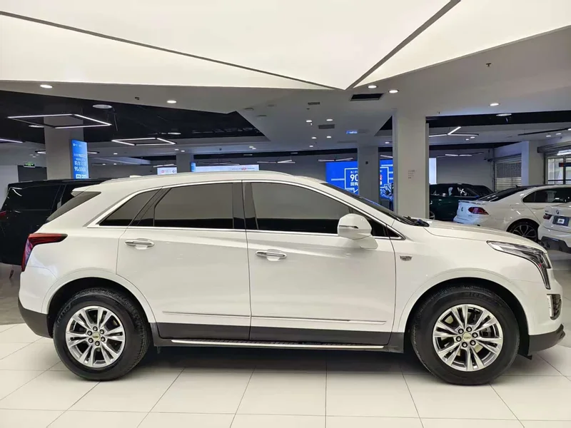 Cadillac XT5 — фото 19