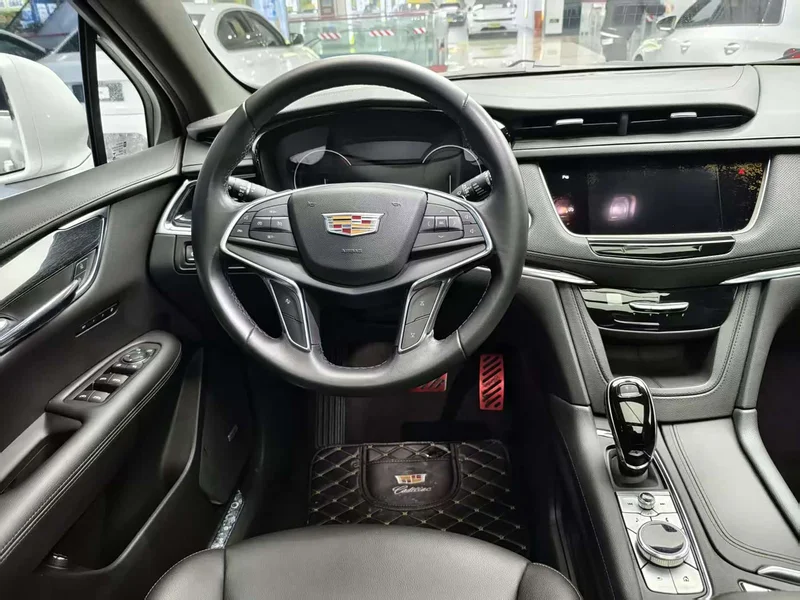 Cadillac XT5 — фото 10