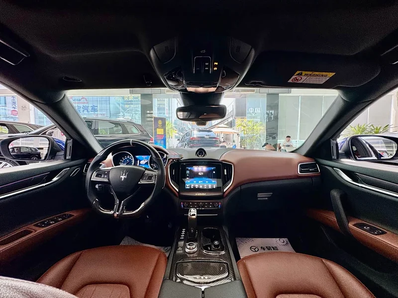 Maserati Ghibli — фото 11