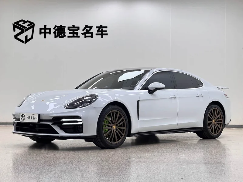 Porsche Panamera — фото 1
