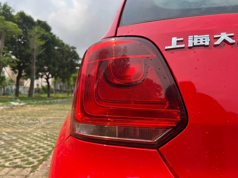 Volkswagen Polo — фото 10