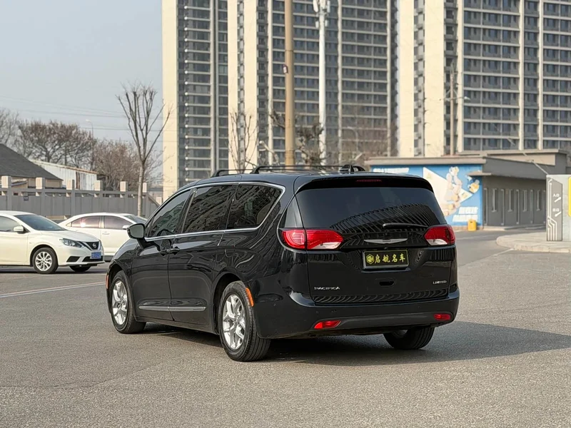 Jeep Grand Voyager Imported — фото 16