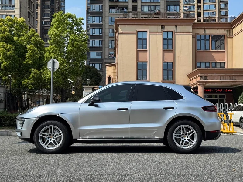 Porsche Macan — фото 16
