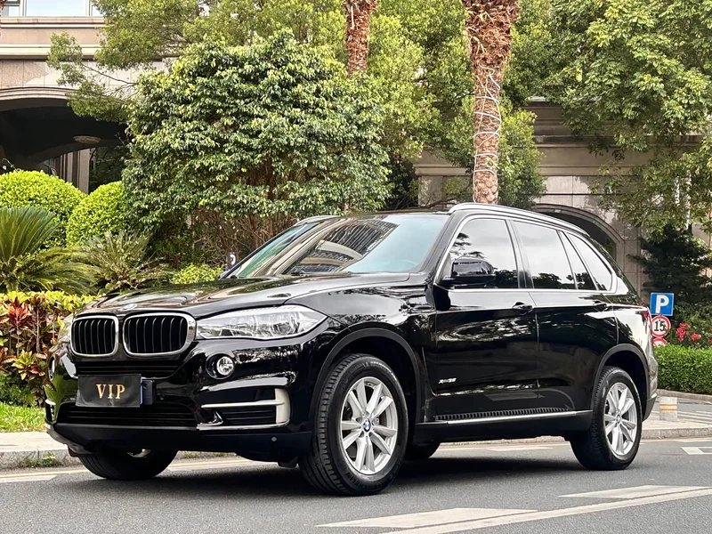 BMW X5 — фото 1