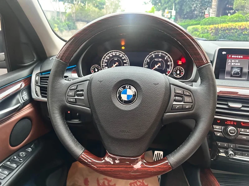 BMW X5 — фото 17