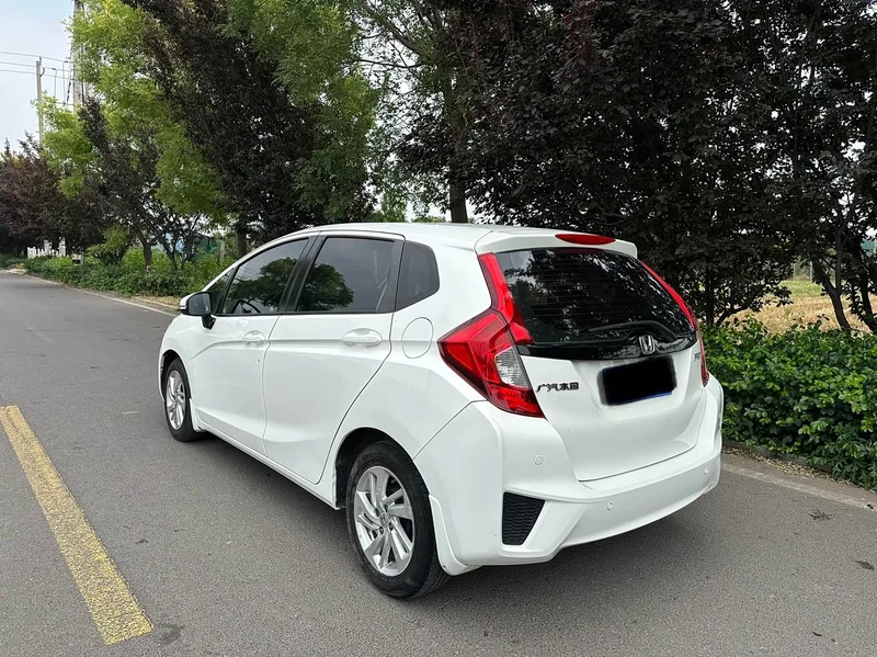 Honda Fit — фото 5