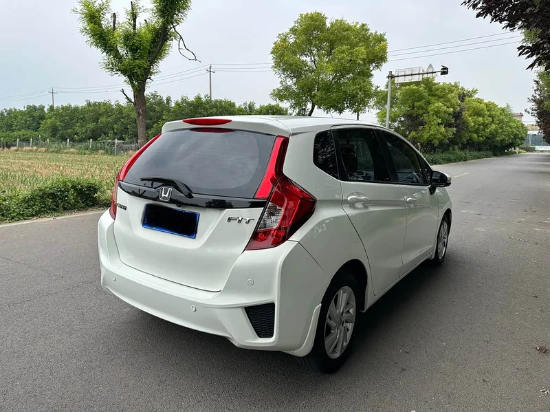 Honda Fit — фото 6