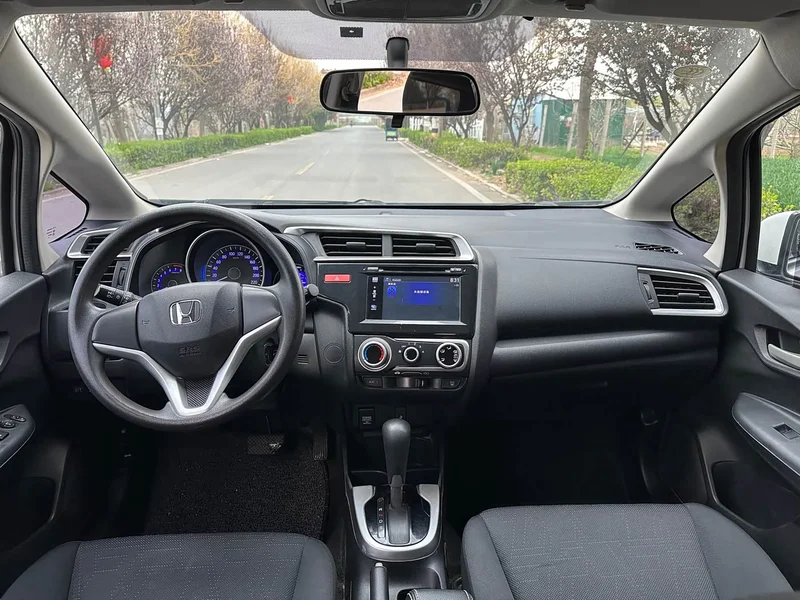 Honda Fit — фото 9