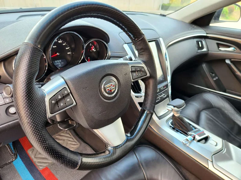 Cadillac CTS — фото 14