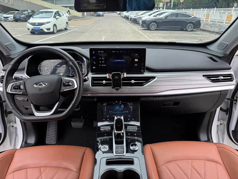 Chery Tiggo 8 — фото 16