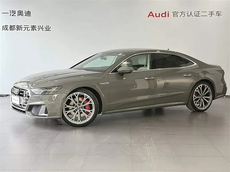Audi A7L — фото 1