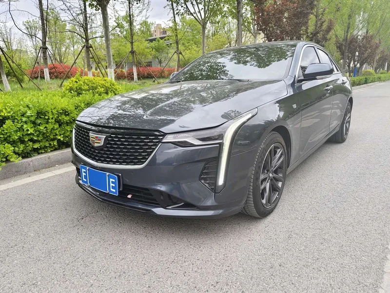 Cadillac CT4 — фото 1
