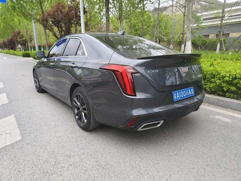 Cadillac CT4 — фото 9