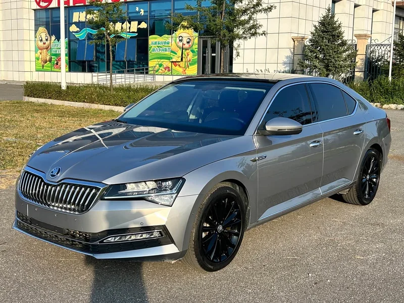 Skoda Superb — фото 1